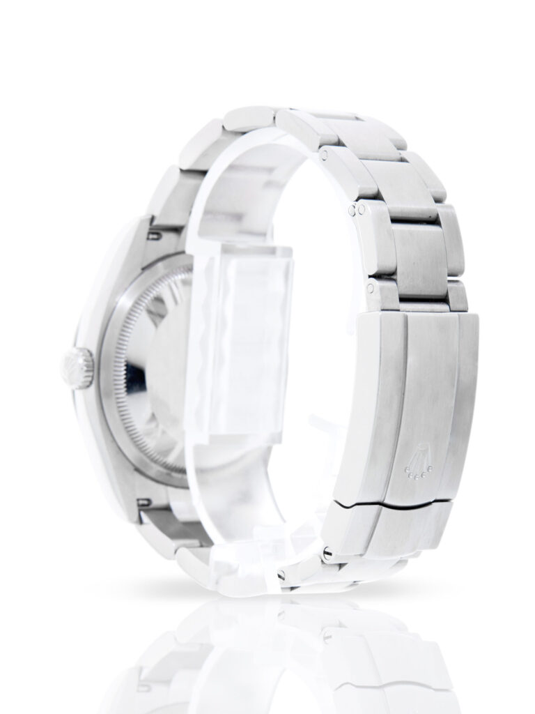 Rolex Oyster Perpetual 36 126000 - image 2