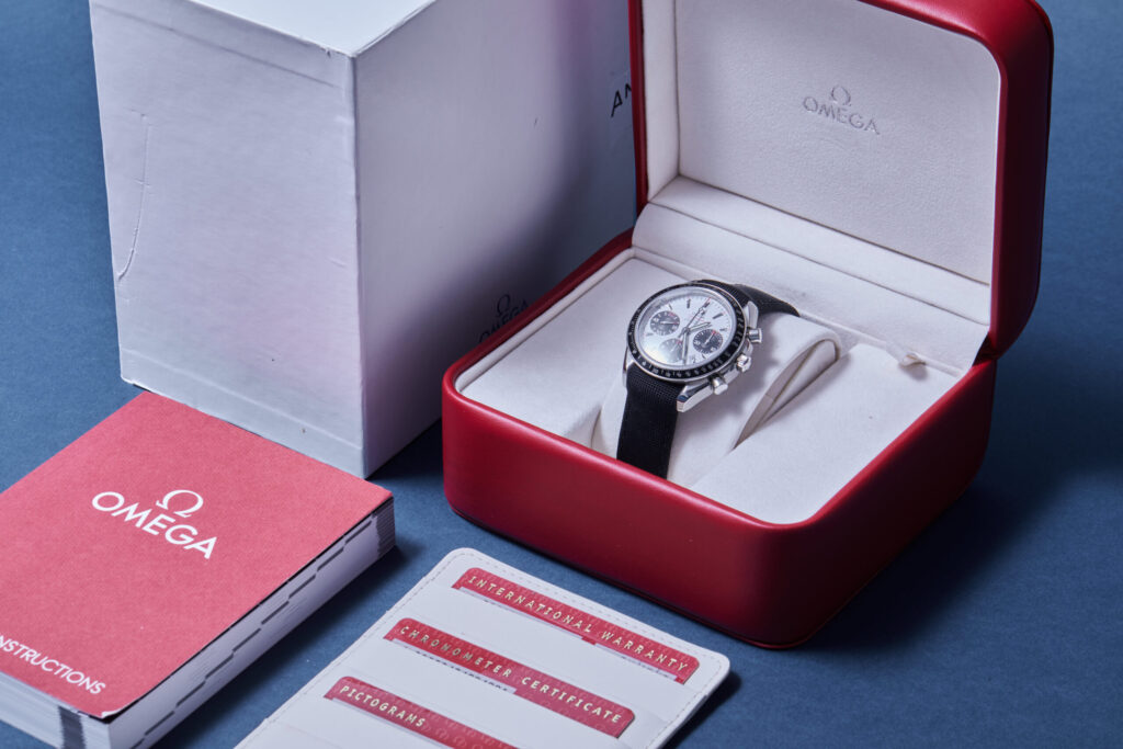 Omega Speedmaster Date 323.32.40.40.04.001 - image 5