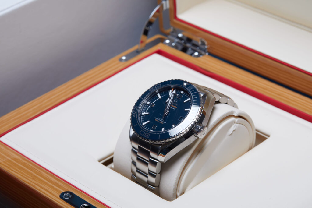 Omega Seamaster Planet Ocean 600M 215.30.44.21.03.001 - image 4