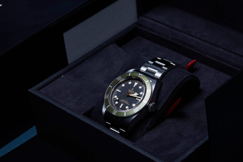 Tudor Black Bay 79230G 'Harrods' - image 4