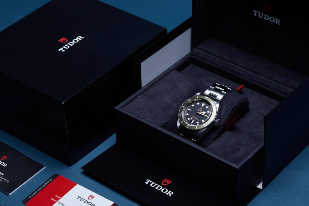 Tudor Black Bay 79230G 'Harrods' - image 5