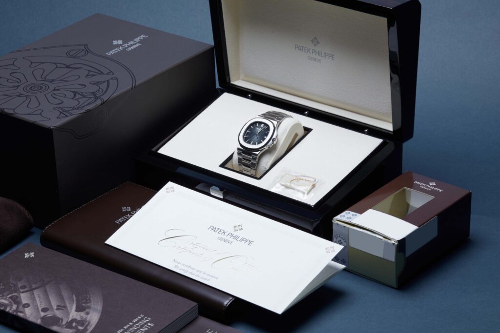 Patek Philippe Nautilus 5711/1A-010 - image 5