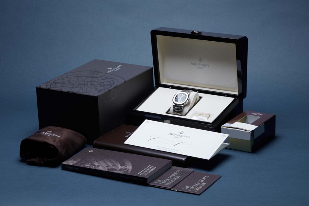 Patek Philippe Nautilus 5711/1A-010 - image 6