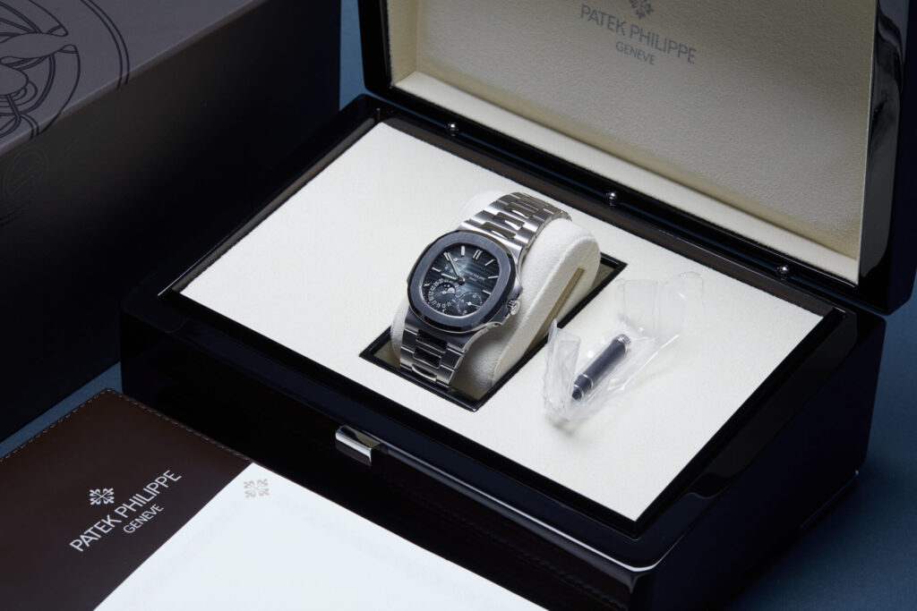 Patek Philippe Nautilus 5712/1A-001 - image 4