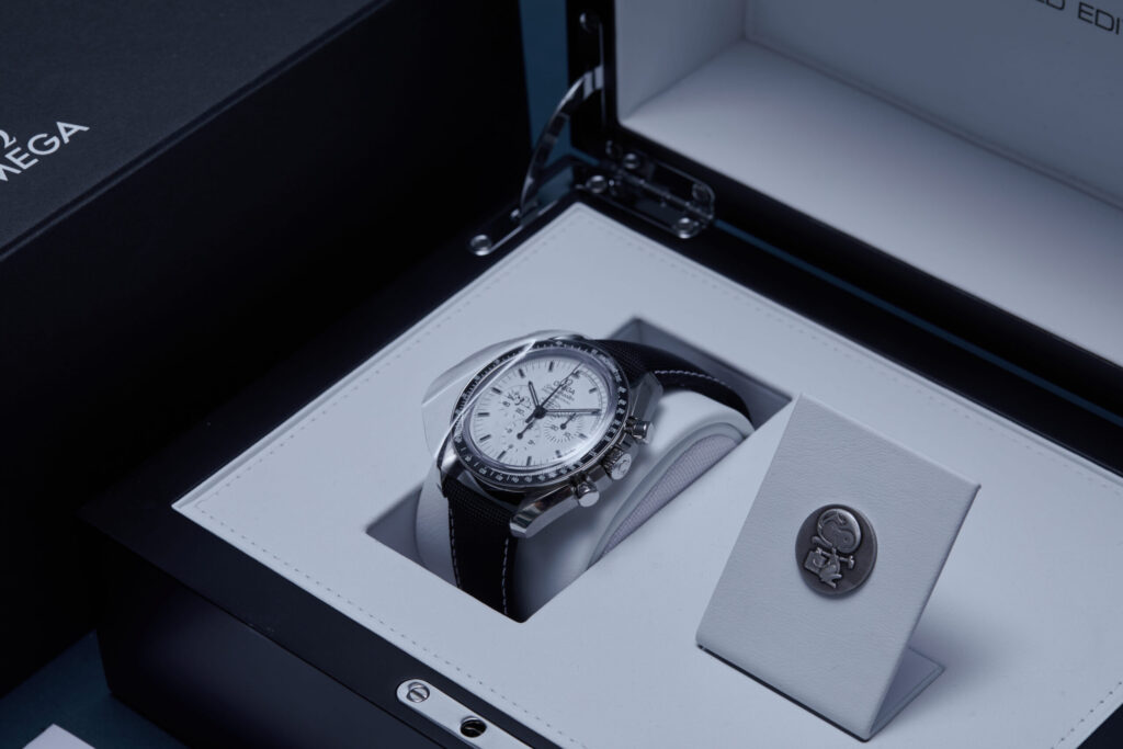 Omega Speedmaster Snoopy 311.32.42.30.04.003 - image 4