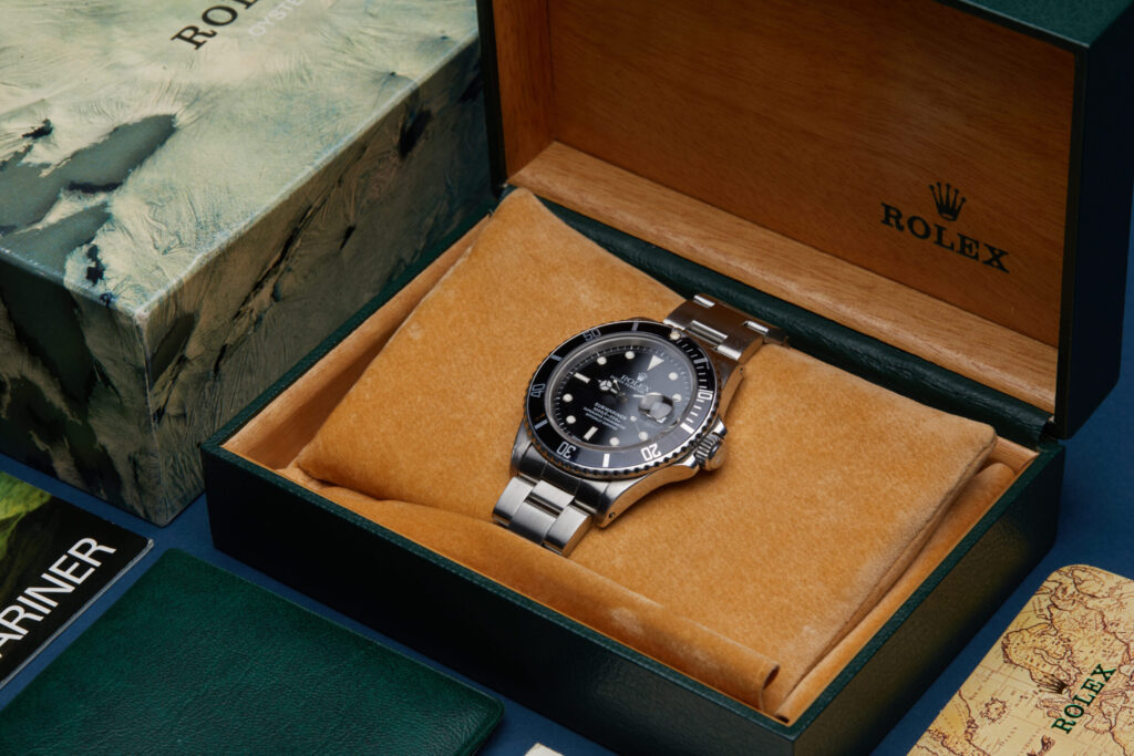 Rolex Submariner Date 168000 - image 4