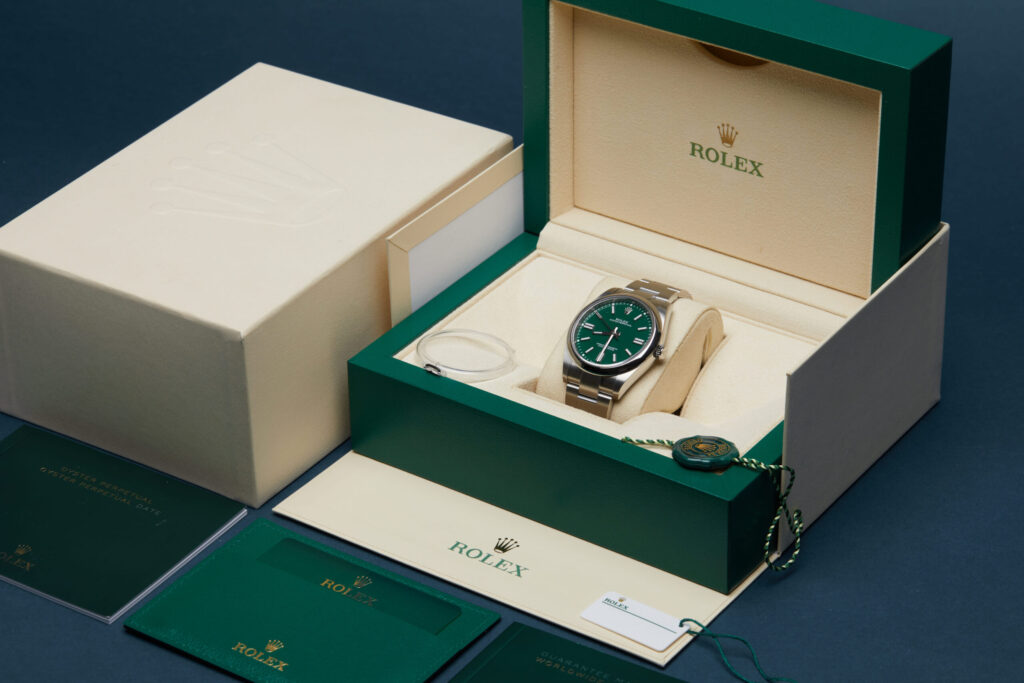 Rolex Oyster Perpetual 41 124300 - image 5